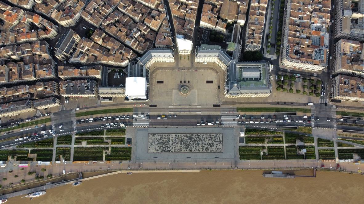 La place des Quinconces à Bordeaux photographiée par drone
